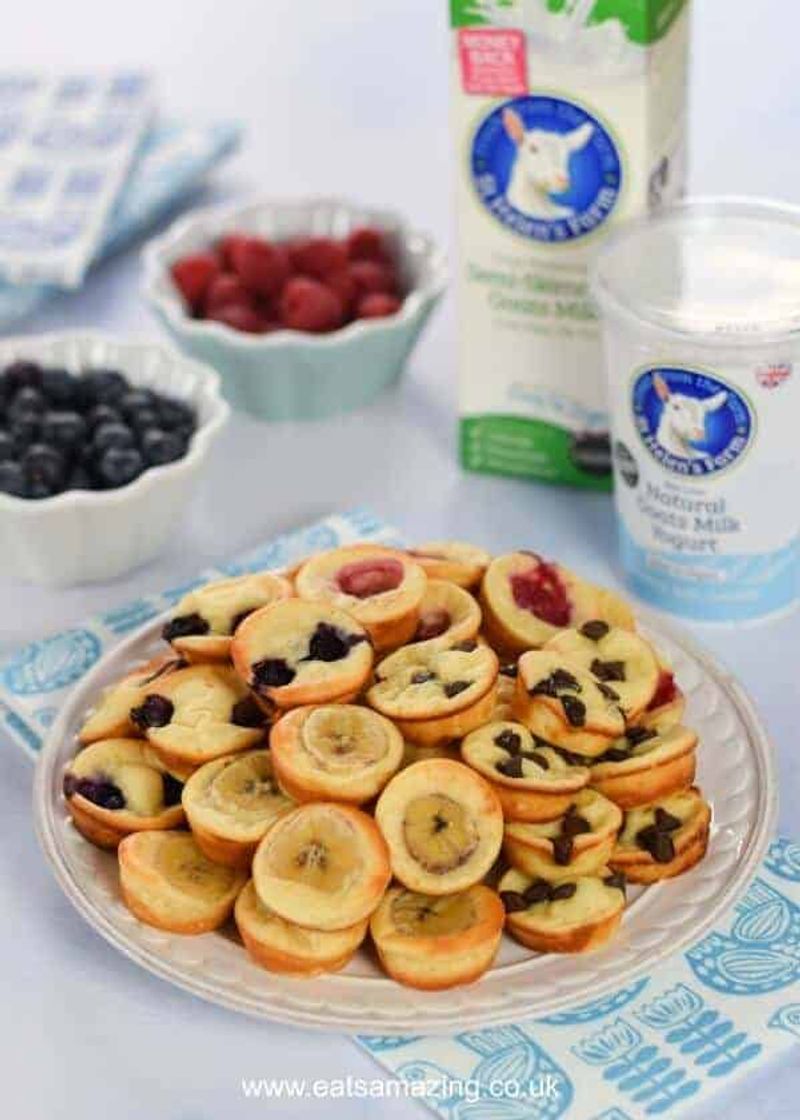 Mini Pancakes With Yogurt Dip