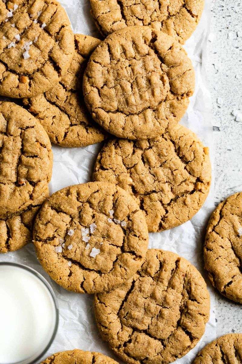 Almond Flour Peanut Butter Cookies