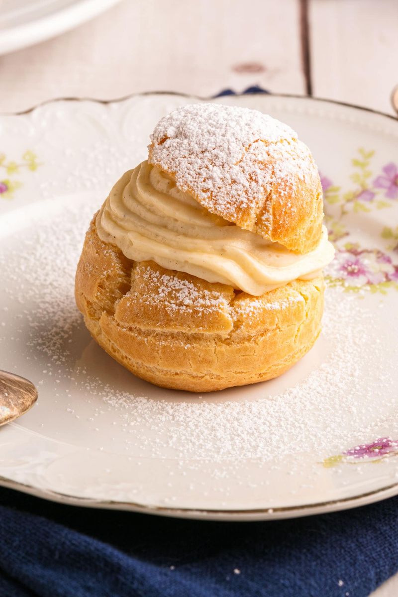 Vanilla Pudding Stuffed Cream Puffs