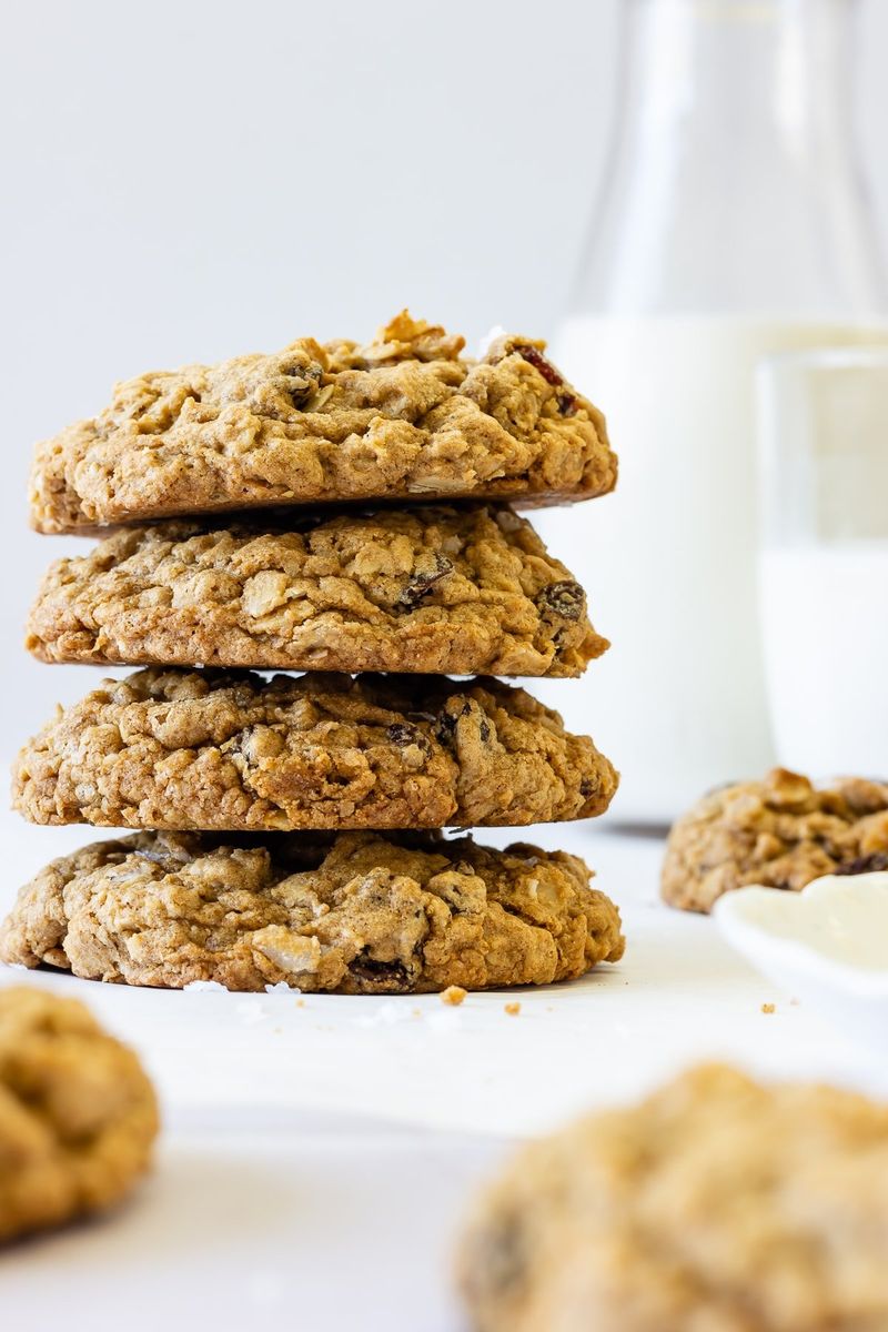 Chewy Oatmeal Raisin Cookies