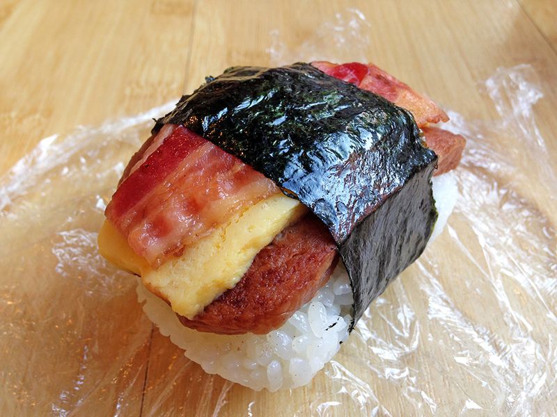 Hawaii: Bacon Spam Musubi