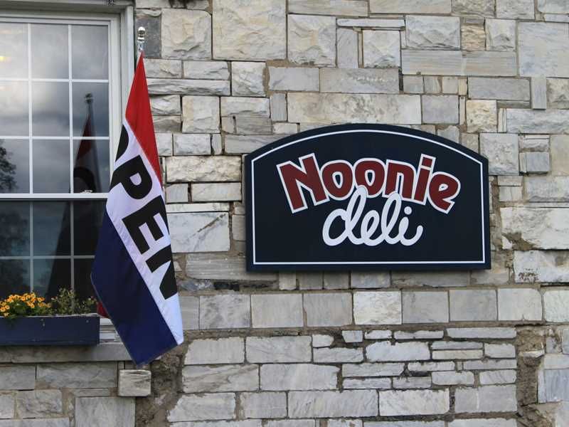 Vermont — Noonie's Deli (Middlebury)