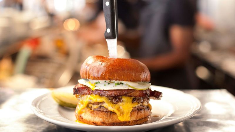 Illinois: The Au Cheval Burger