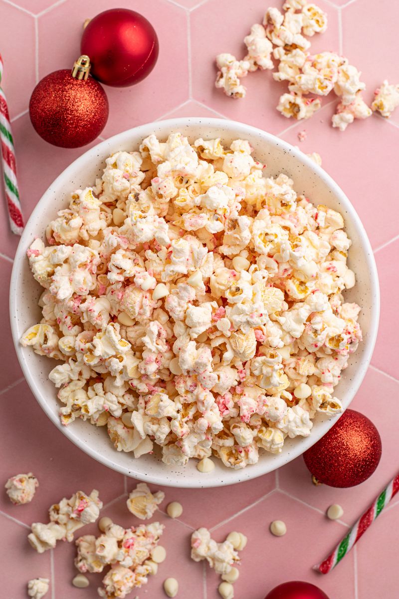 Frosty Peppermint Popcorn