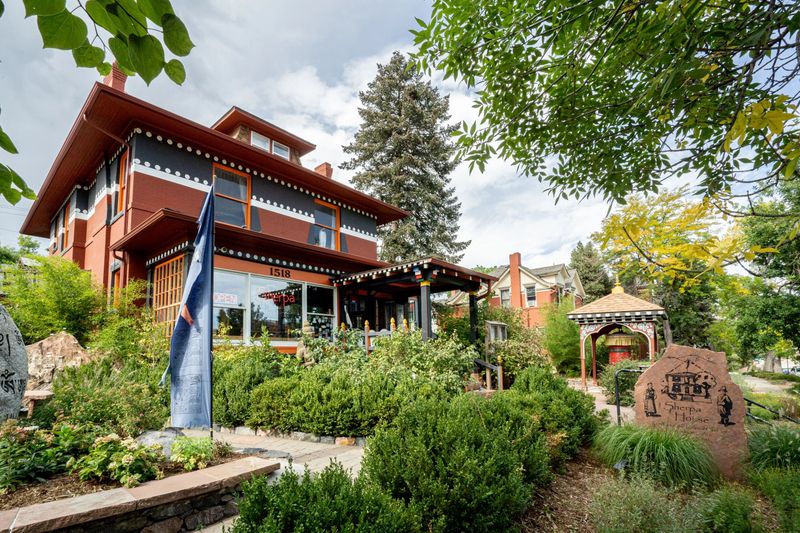 Sherpa House Restaurant and Cultural Center (Golden)
