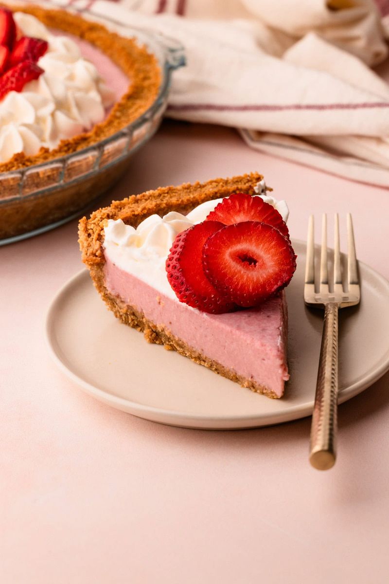 Fresh Strawberry Cream Pie