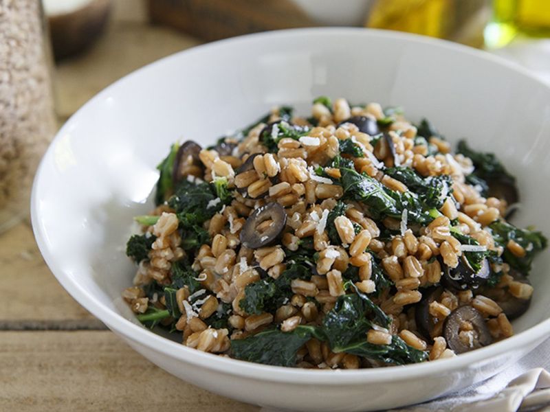 One-Pot Farro With Mushrooms and Spinach