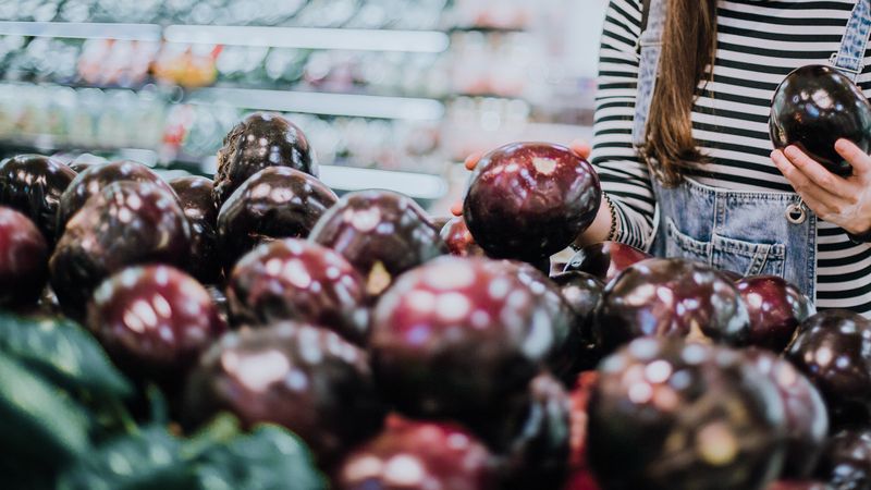 Choose the Right Eggplant at the Store