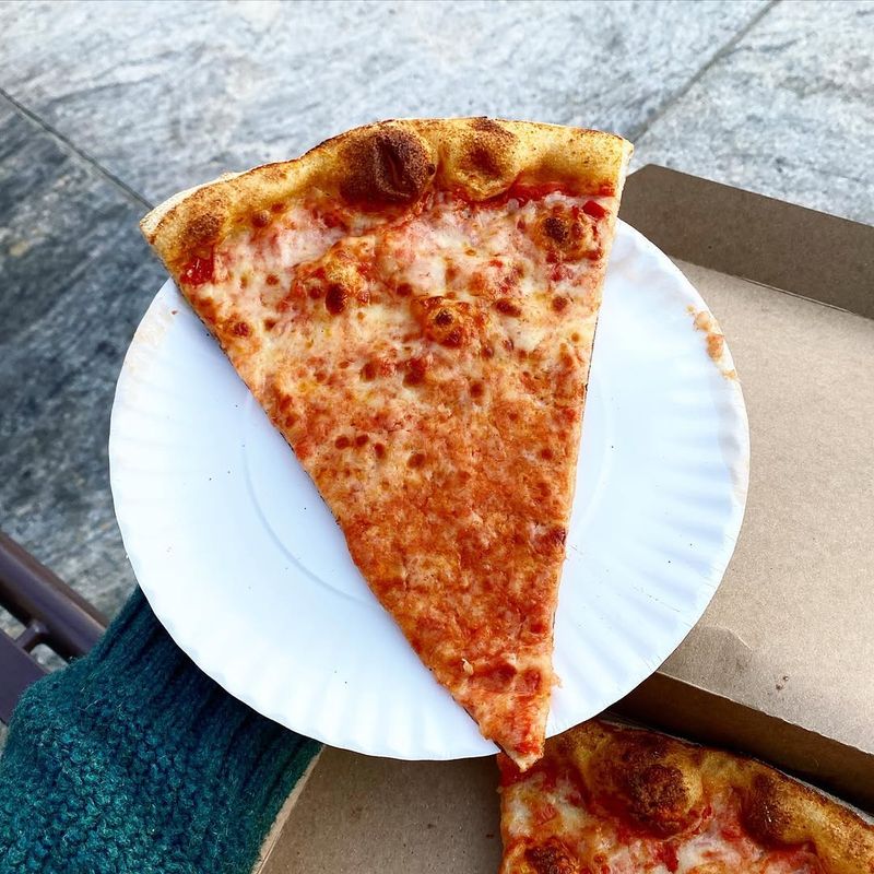 Ernesto's Pizza