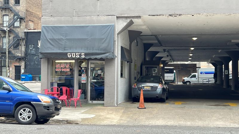 Alabama: Gus's Hot Dogs, Birmingham