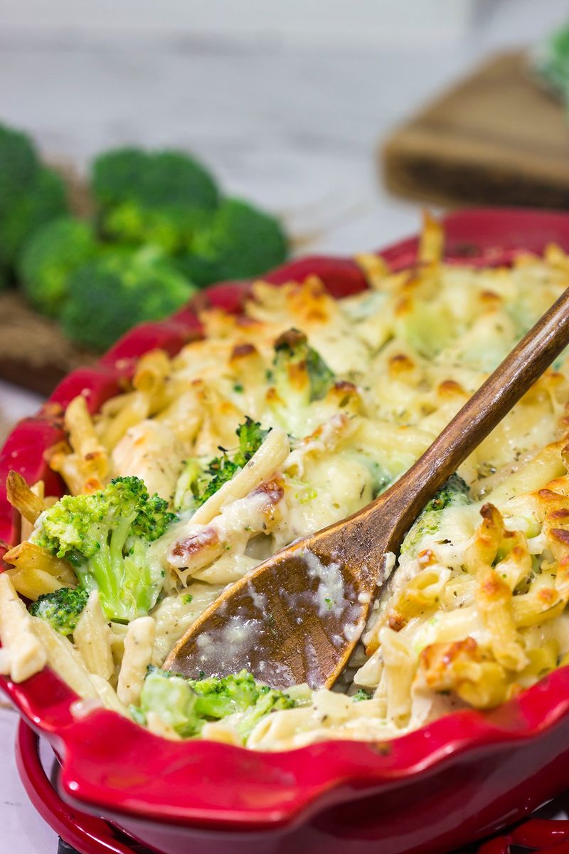 Broccoli chicken Alfredo casserole