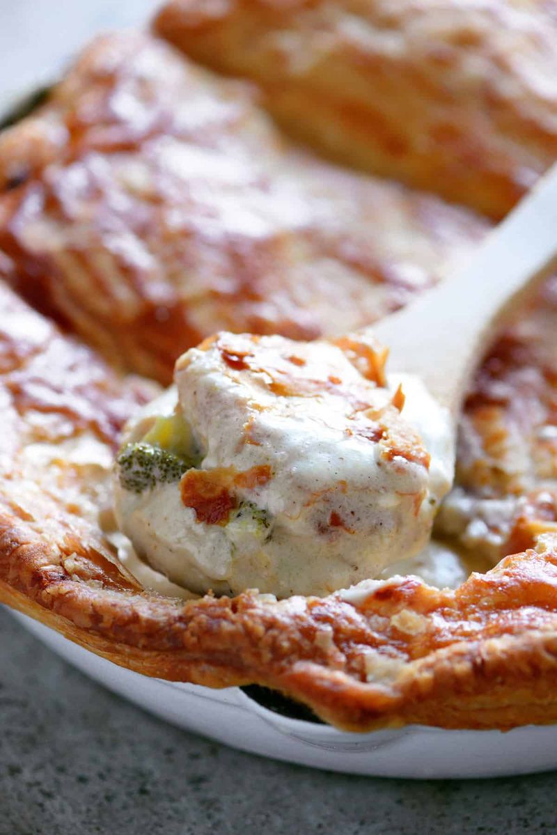 Alfredo chicken pot pie-style bake