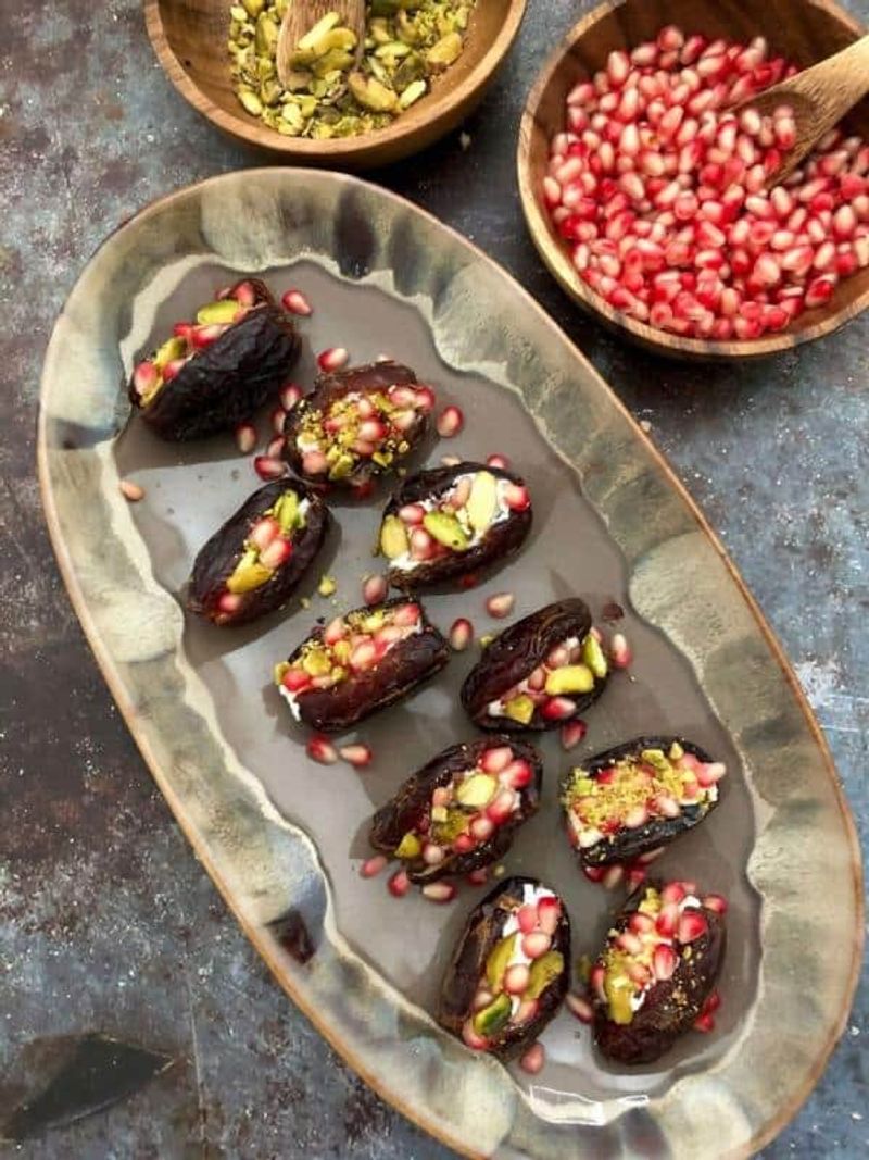 Stuffed dates with nuts