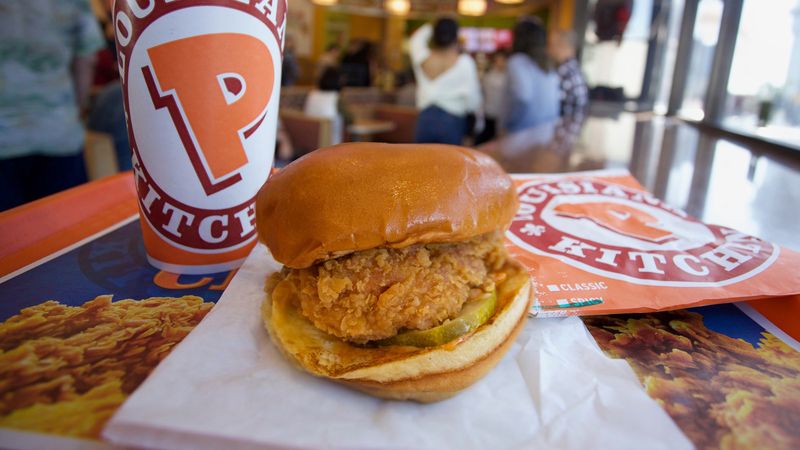Popeyes Classic or Spicy Chicken Sandwich