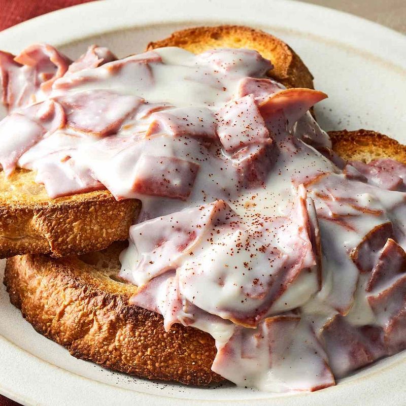 Creamed chipped beef on toast