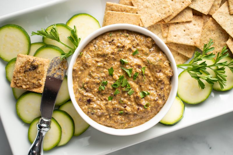 Smoked Mussel Dip with Crackers