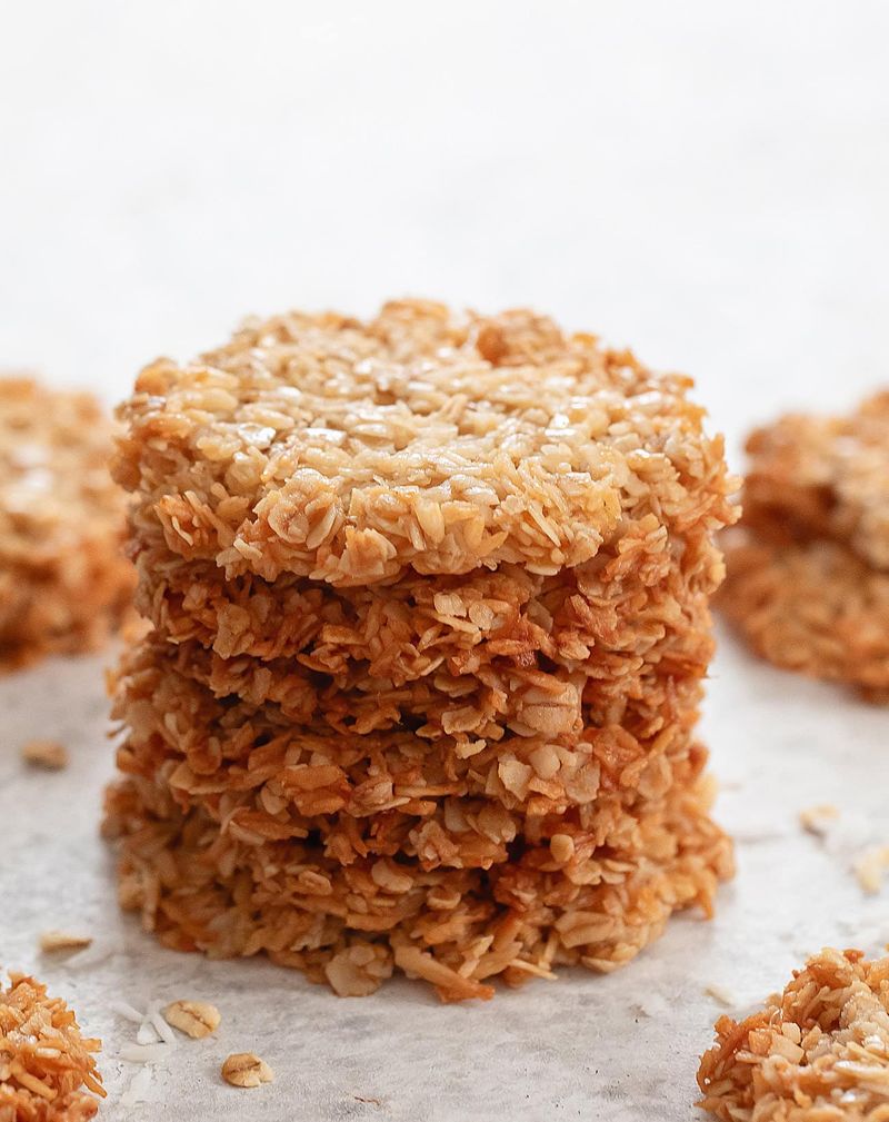 Coconut Oil and Maple Syrup Oatmeal Cookies