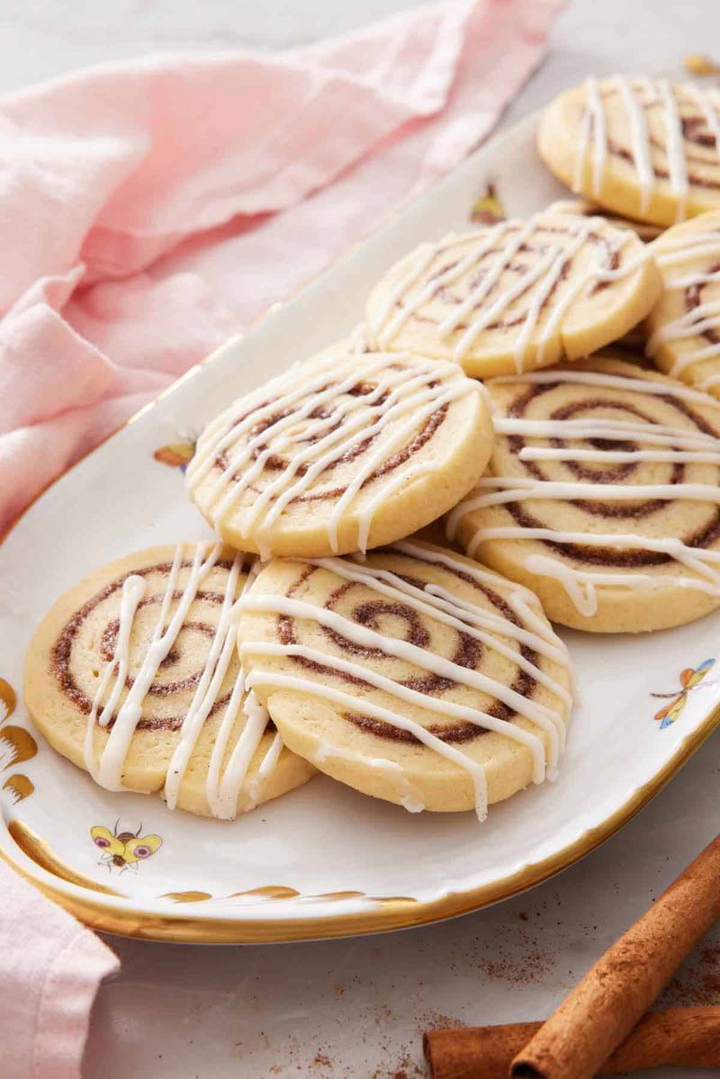 Cinnamon roll cookies