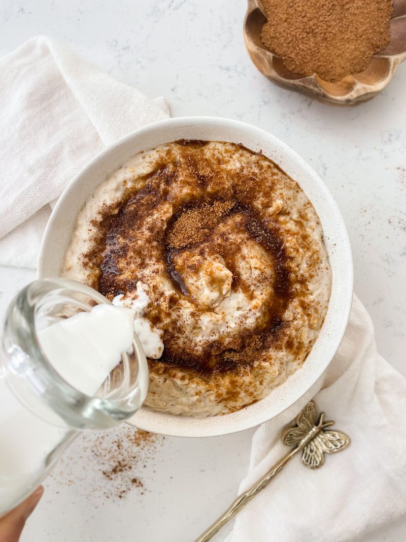 Vegan Oatmeal With Brown Sugar and Cinnamon