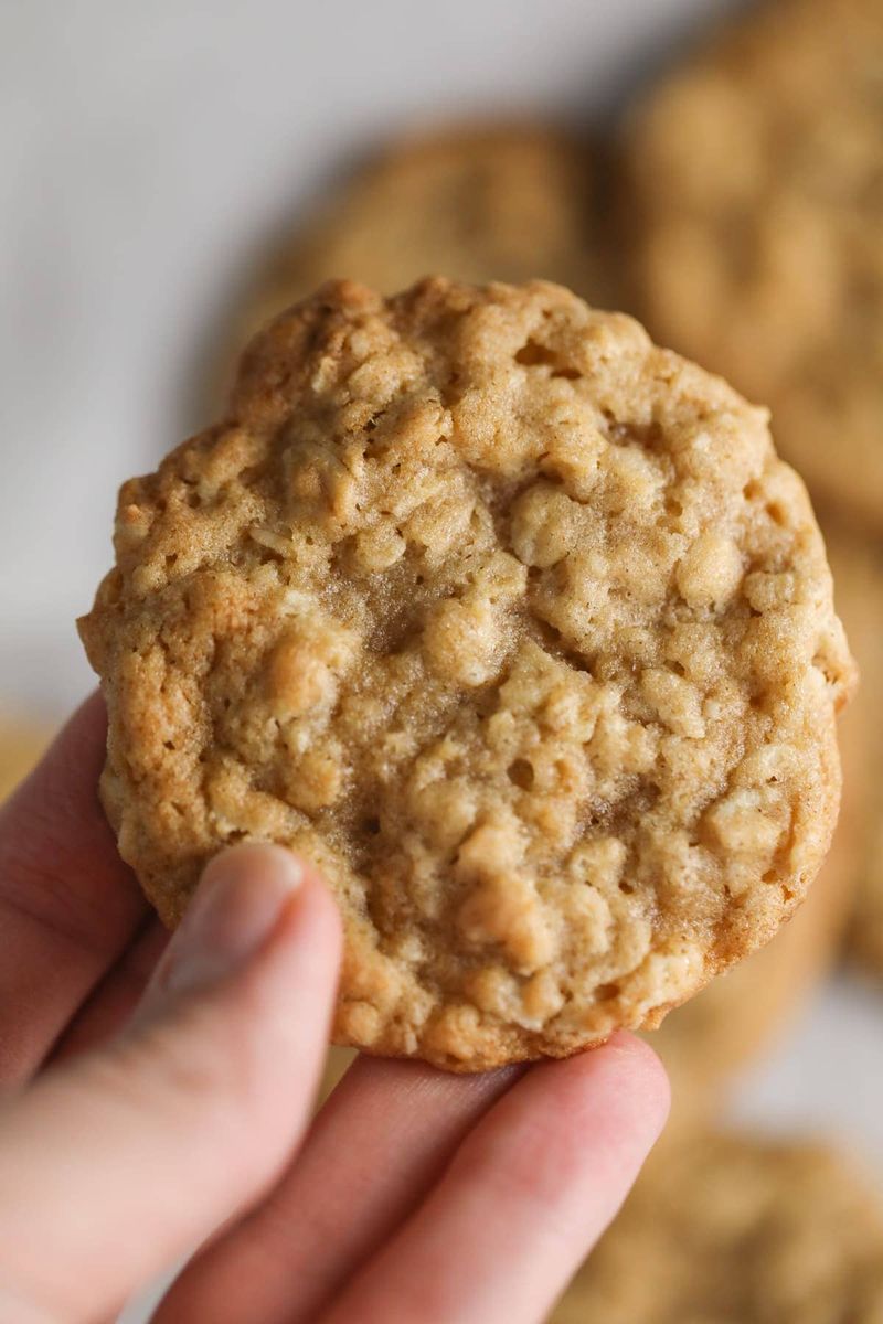 Classic Rolled Oat Cookies with Honey
