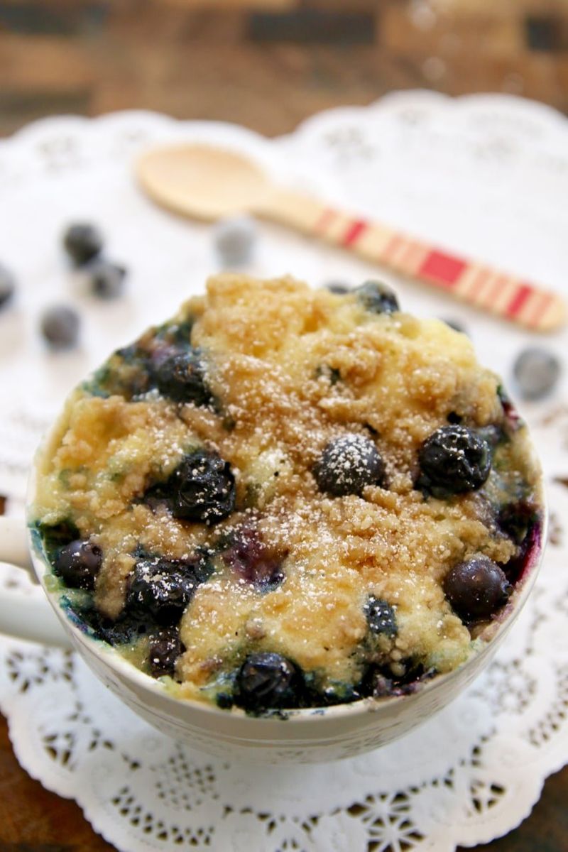 Microwave Berry Crisp in a Mug