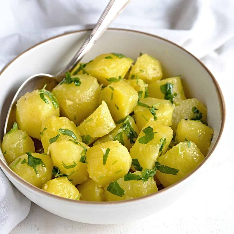 Simple Buttered Potatoes With Parsley