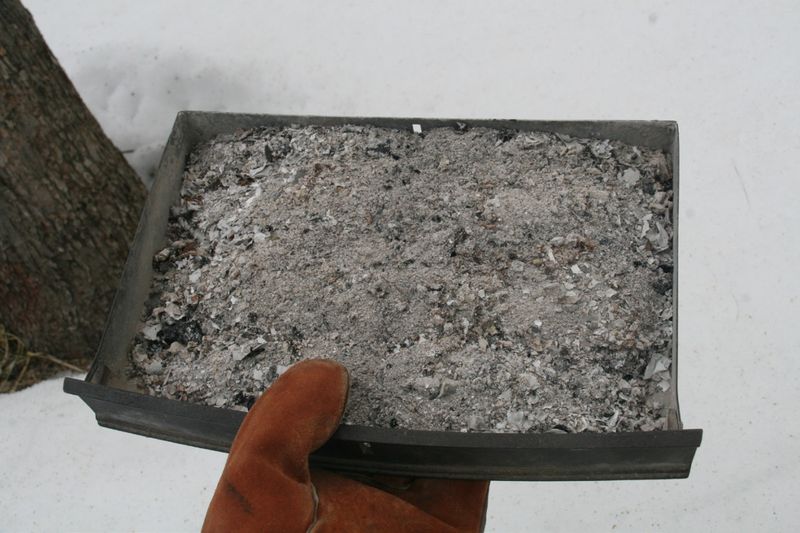 Use only clean ash and handle it carefully