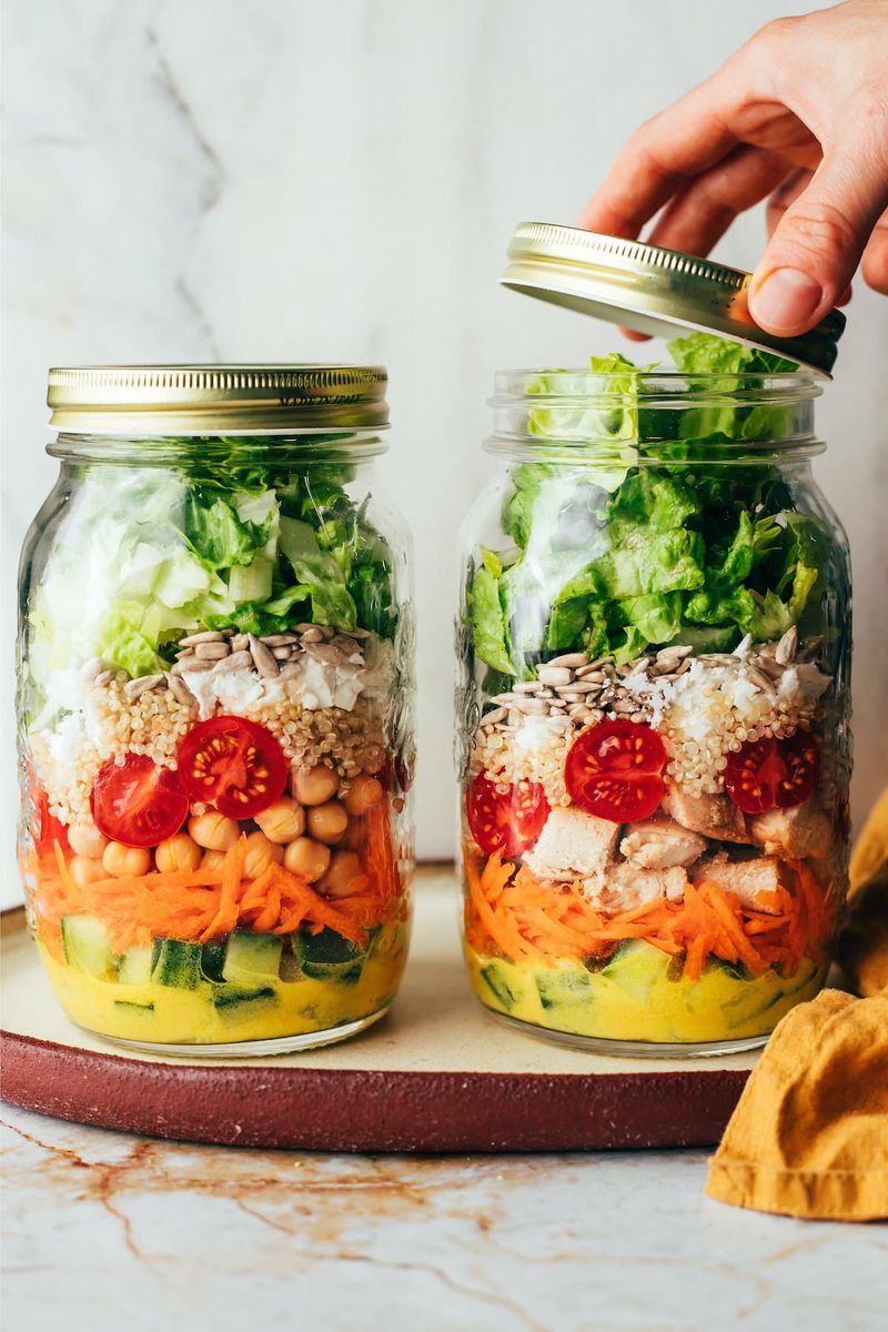 Mason Jar Salads That Stay Fresh All Week