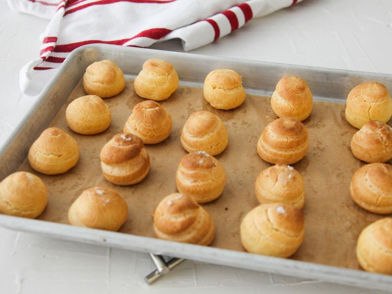 Pâte à Choux Swans