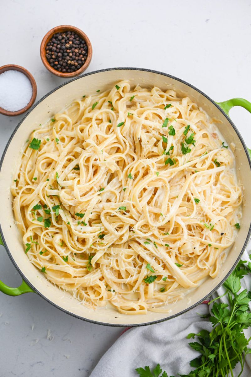 Creamy Roasted Garlic Pasta Sauce