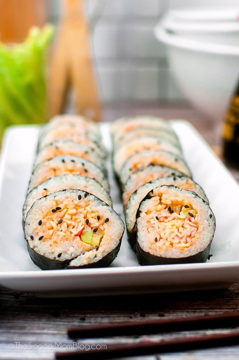 Krab in sushi rolls