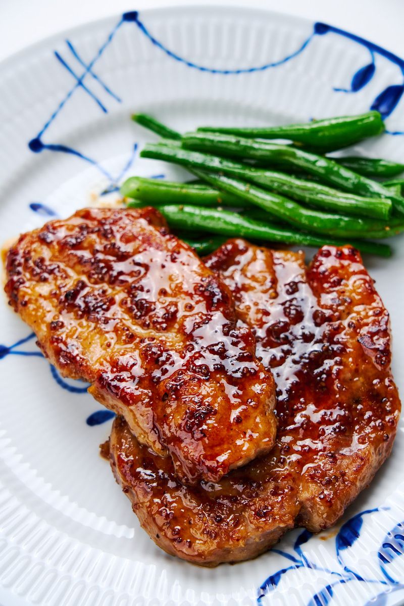 Vermont – Maple-Brushed Pork Chops
