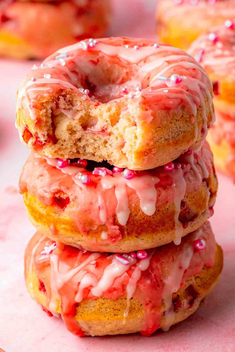 Baked Strawberry Cake Mix Donuts