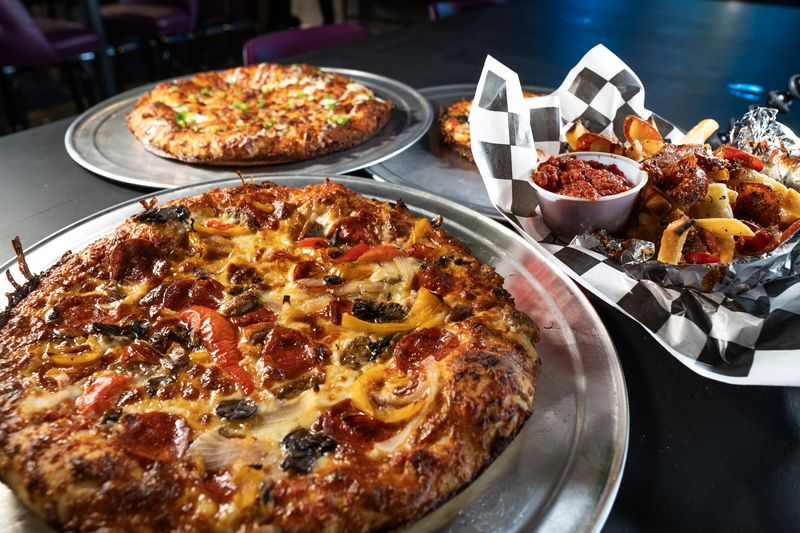 Neighbors Pizza Bar