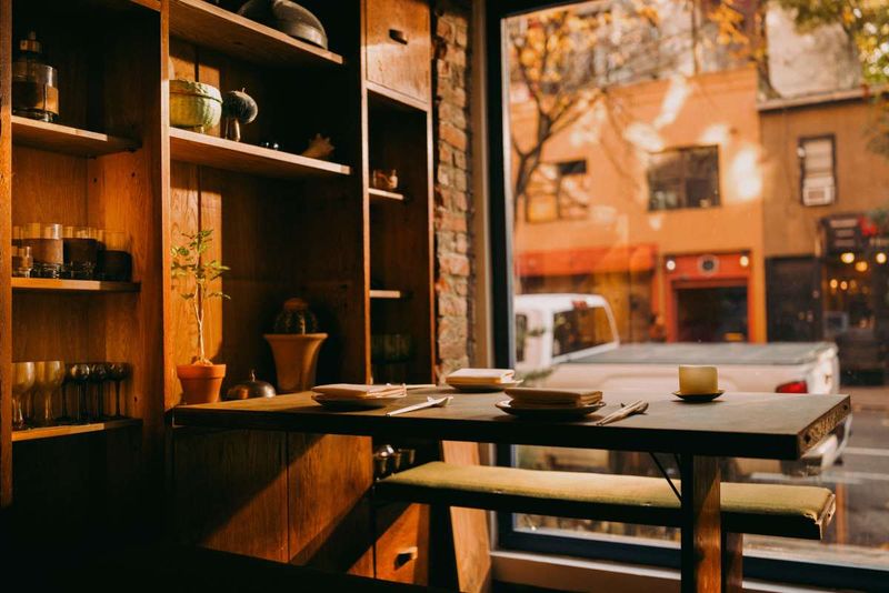 Calm sit-down cafes with table service