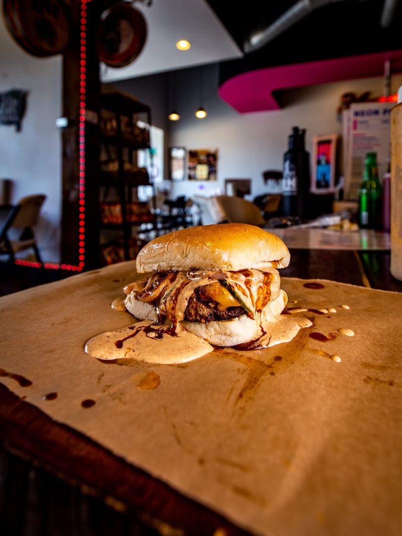 Mississippi: The Neon Pig Burger