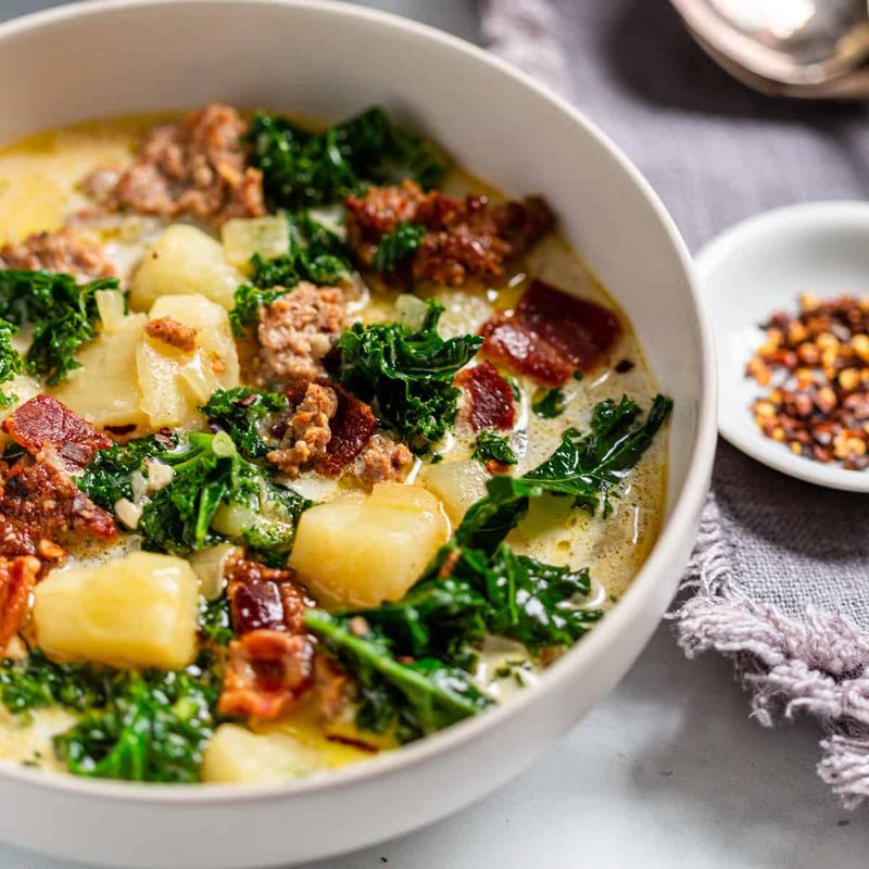 Zuppa Toscana (Tuscan Sausage and Potato Soup)