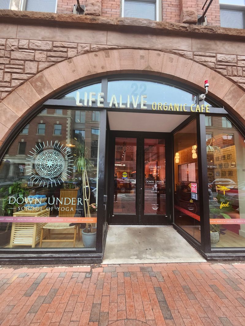 Massachusetts: Life Alive