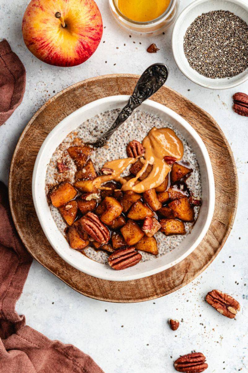 Apple Cinnamon Chia Porridge