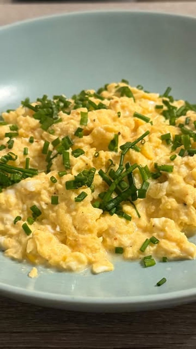 Rührei mit Schnittlauch (Scrambled Eggs with Chives)