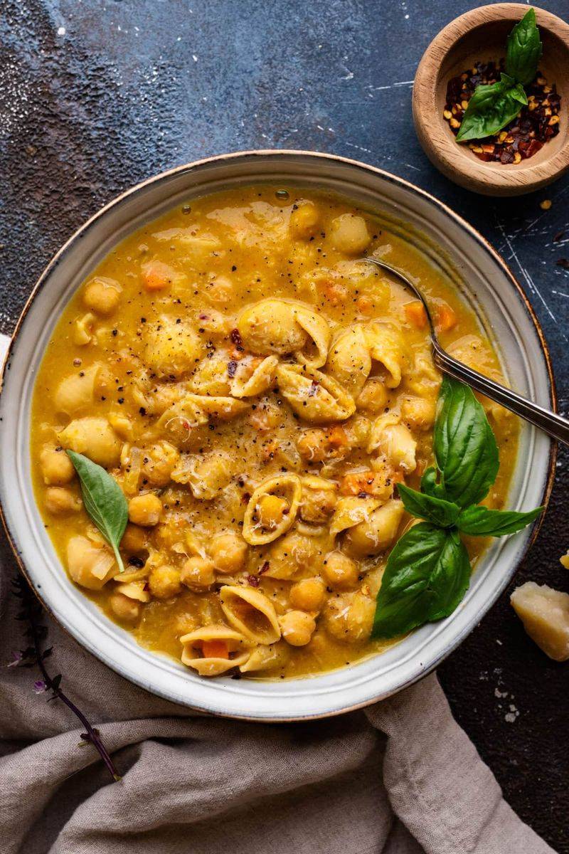 Pasta e Ceci (Pasta and Chickpea Soup)