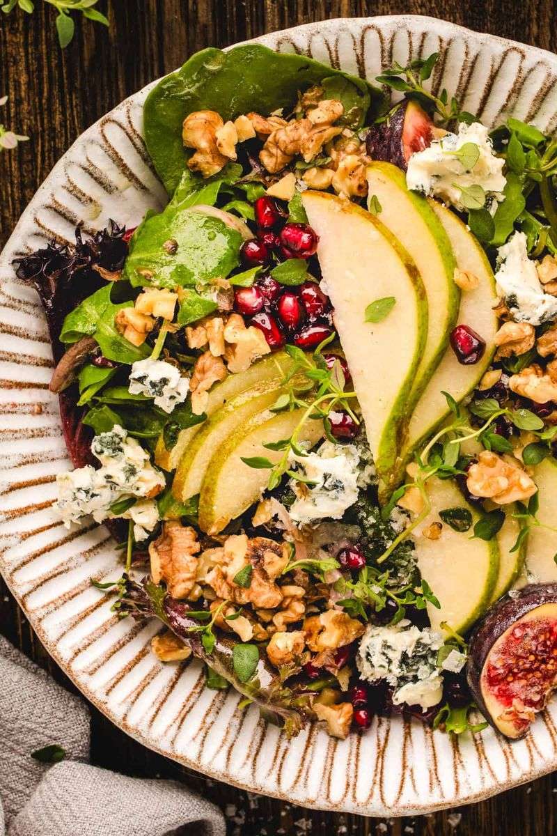 Mixed Greens and Pear Salad With Honey Mustard