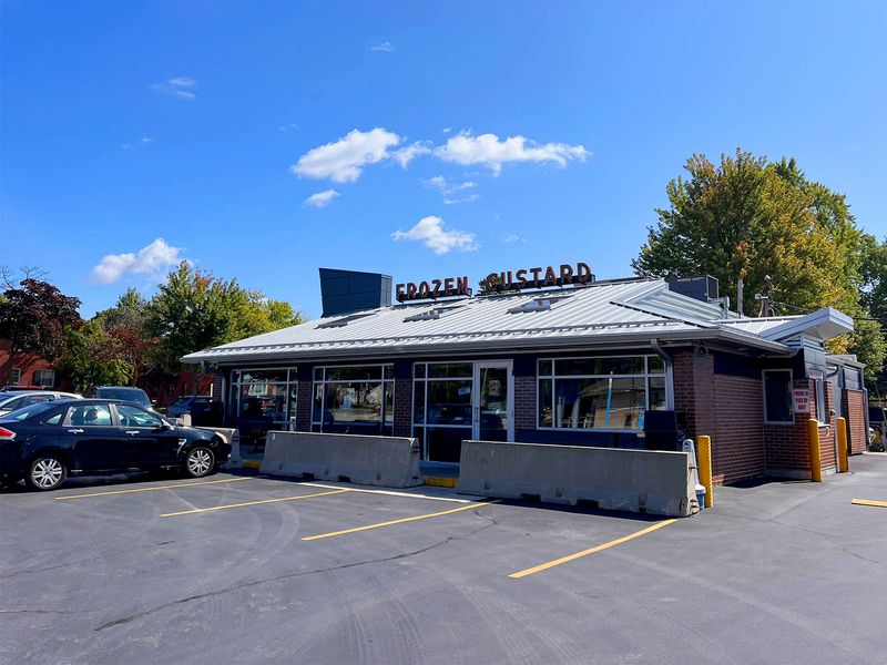 Gilles Frozen Custard Drive-In (Milwaukee)