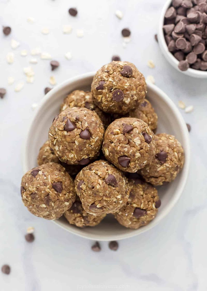 No-Bake Chocolate Peanut Butter Energy Bites