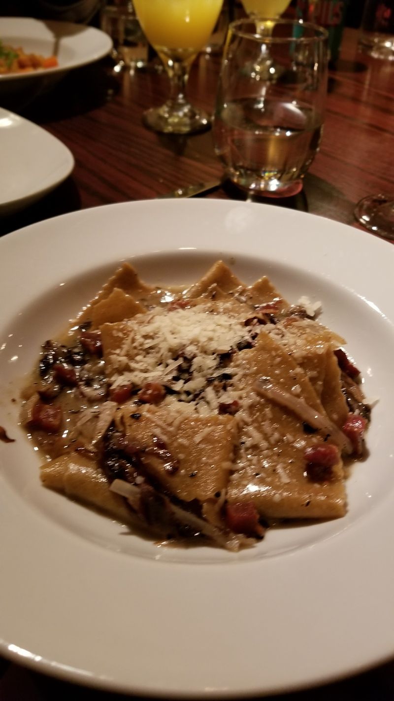 Delaware: Domaine Hudson - Bucatini Carbonara