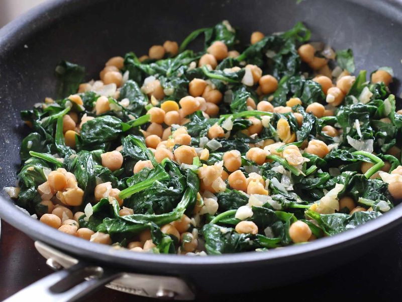 Creamy Spinach And Chickpea Skillet