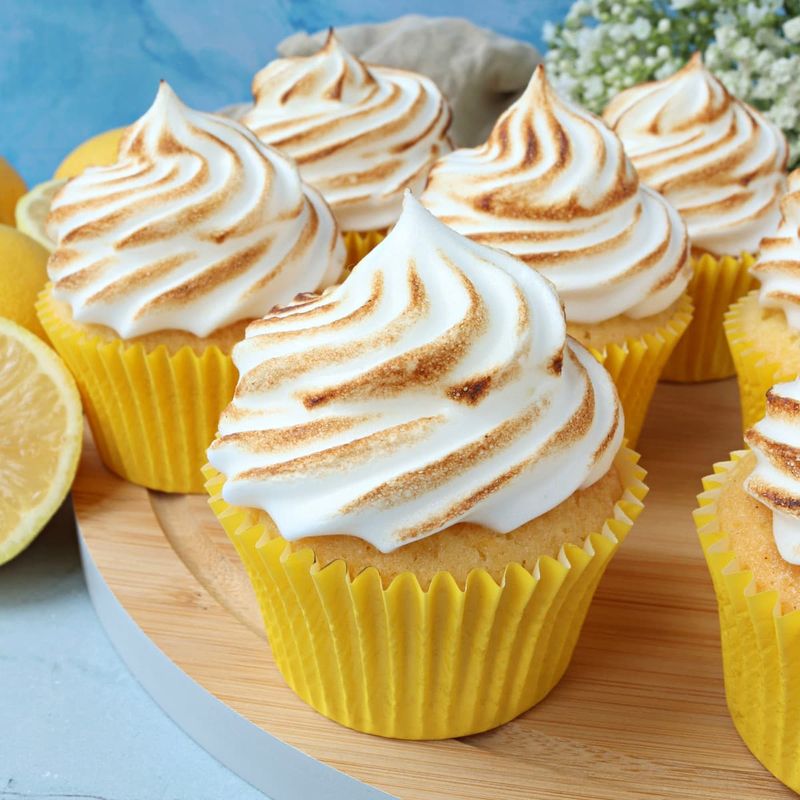 Sweet Lemon Meringue Cupcakes