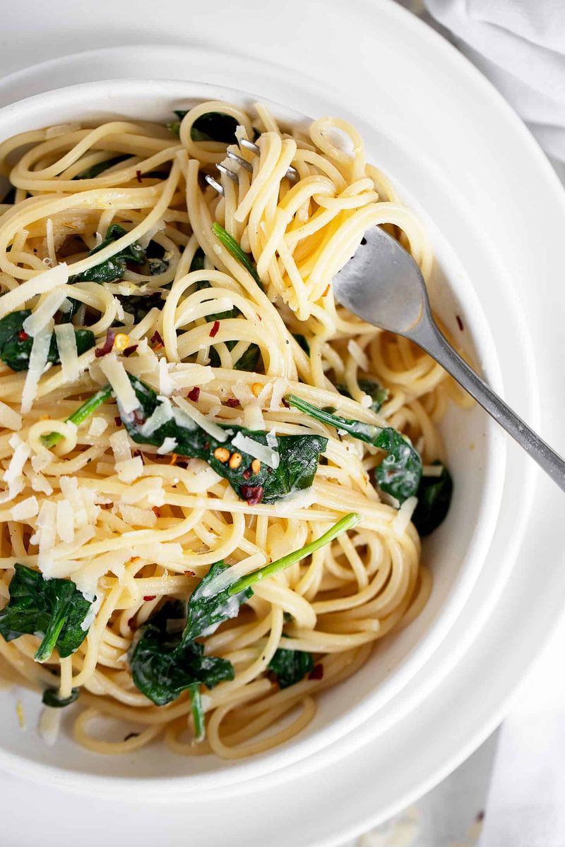 Lemon Pasta With Spinach and Garlic