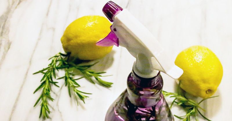 Separate lemongrass’s scent from mosquito protection