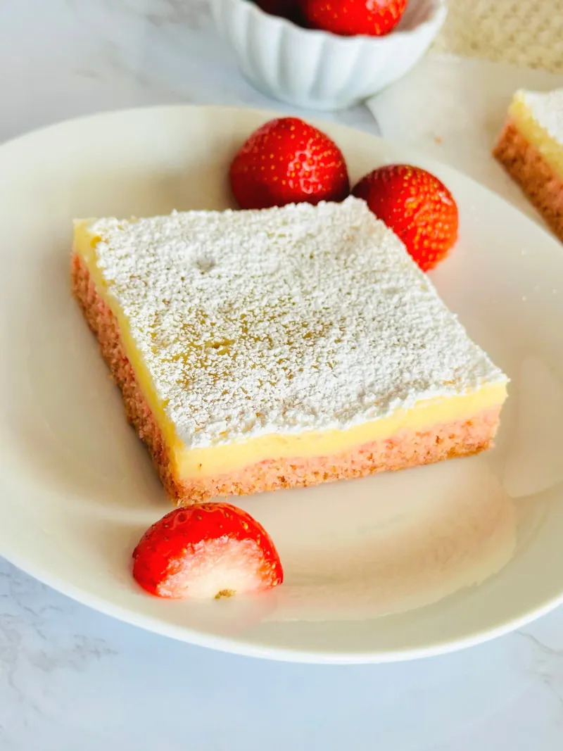 Strawberry Cream Cheese Gooey Bars